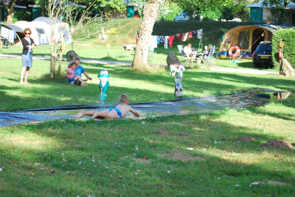 Camping Les Tournesols Sille-le-Guillaume Bagian luar foto