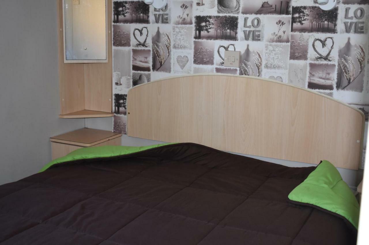 Camping Les Tournesols Sille-le-Guillaume Bagian luar foto