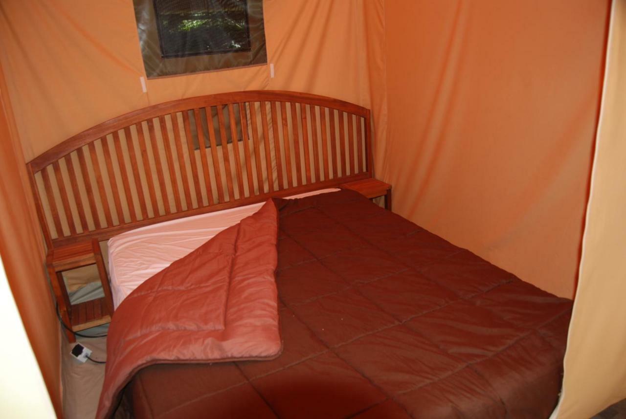 Camping Les Tournesols Sille-le-Guillaume Bagian luar foto