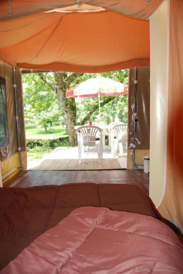 Camping Les Tournesols Sille-le-Guillaume Bagian luar foto