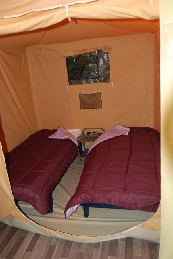 Camping Les Tournesols Sille-le-Guillaume Bagian luar foto