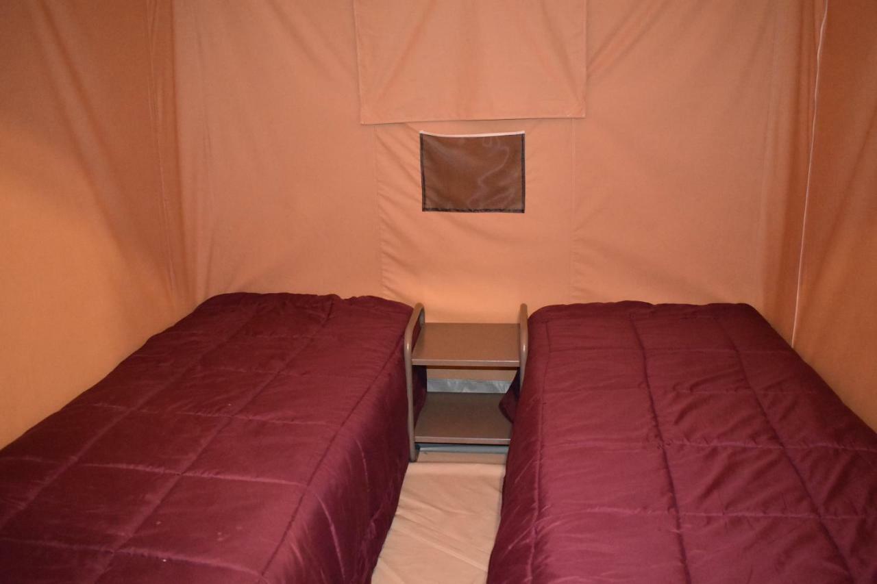 Camping Les Tournesols Sille-le-Guillaume Bagian luar foto